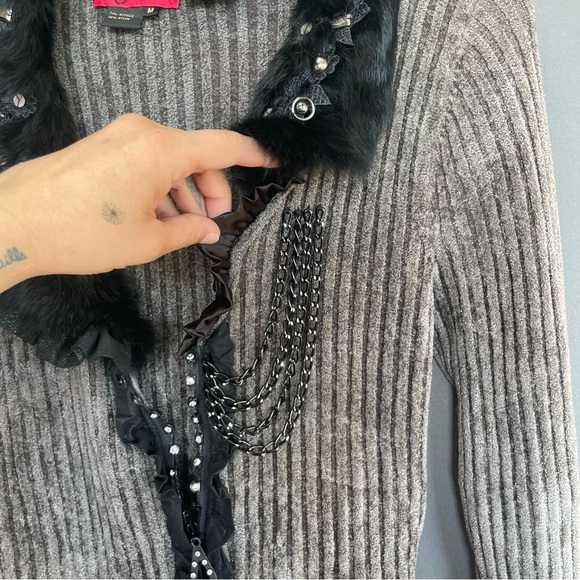 CARINA SZ Medium faux fur bedazzled cardigan with chain, ruffle and bead details - Picture 4 of 12